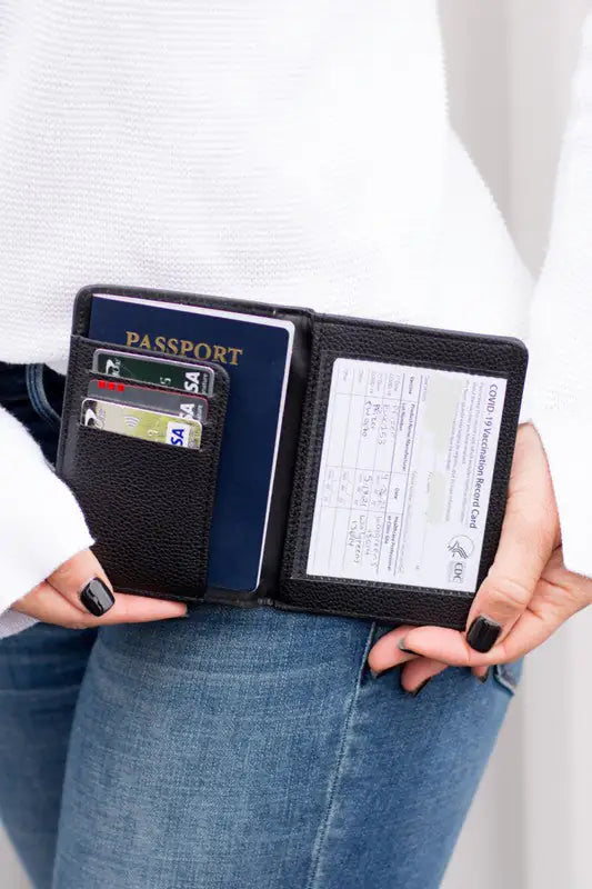 Best Credit Card Wallet - Passport and Vaccine  | Ember And Co